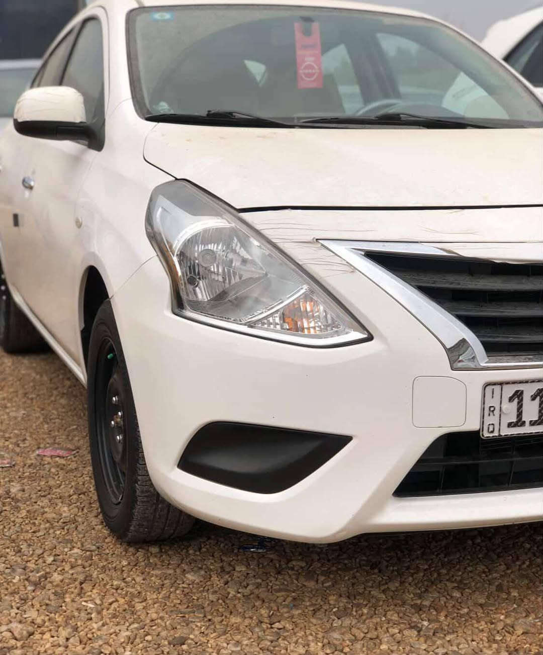 السلام عليكم نيسان سني هندي أصل 
موديل 21 
السياره وضع الشركة ماشيه 40الف 
رقم بغداد الجديد بسمي 
السياره كفاله ضربه وصبغ وبارد 
بيها فقط حالوب بسيط جداً 
كير ومحرك وضع الشركة 
مكان السياره بابل المركز 
السعر 118 
***********
