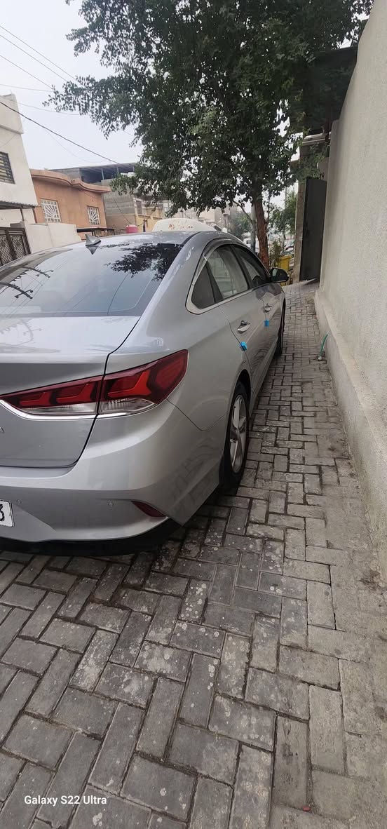 سوناتا وارد كوري كفاله..بصره حره تحويل..
بصمه.. شاشه.. كشن كهربائي.. تدفئه وتبريد. 
السعر 192
***********
