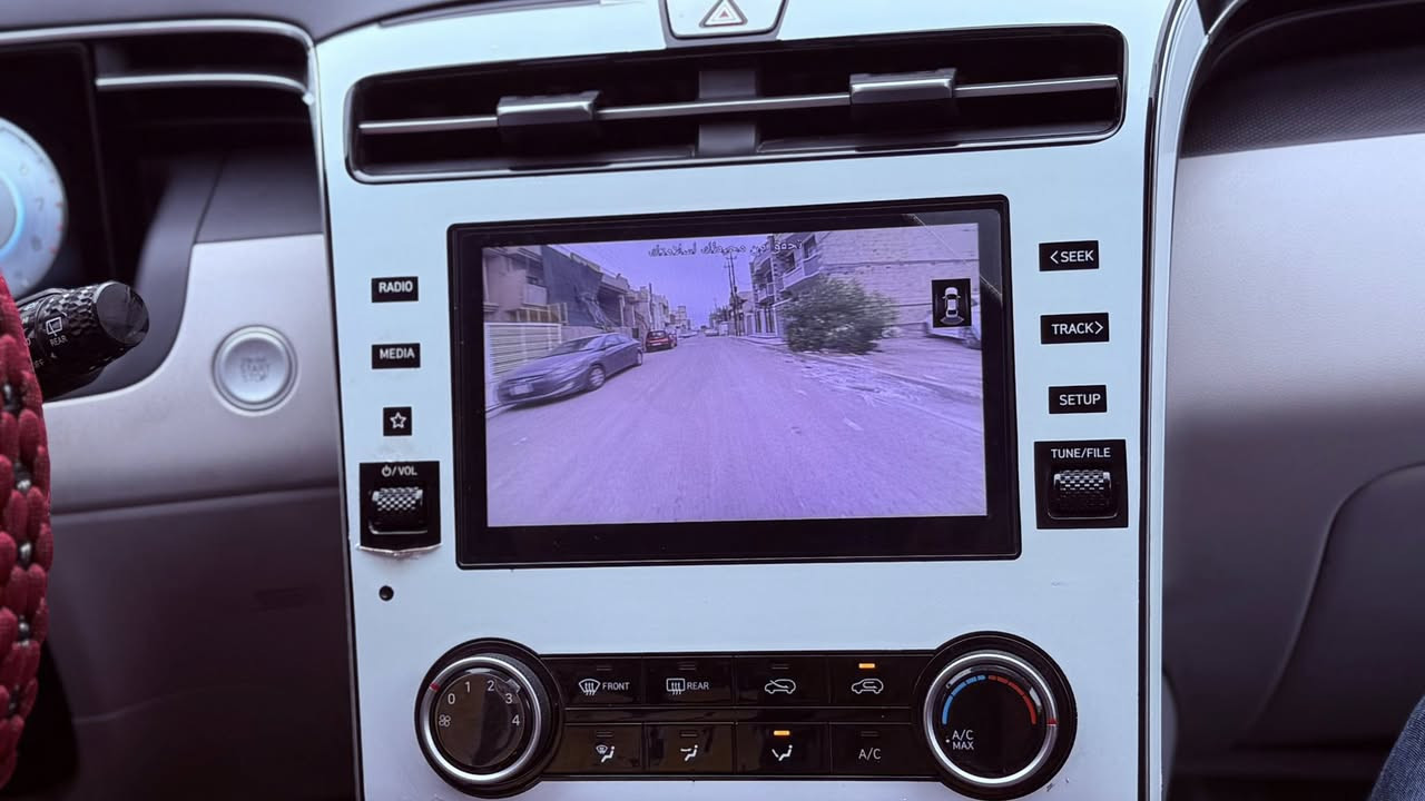 توسان ٢٠٢٣ كفاله زيرو ((ماشيه ٩ الف))
واردخليجي ، ،اللون ابيض، رقم بغداد محرك 2000،  جديده فول مواصفات عدى البانوراما 
1- كراسي كهربائي
2- حساسات امامية خلفية
3 - بصمة تشغيل عن بعد
4 - ويل كروم 
5 - اشاير بالمري
6 - دخول ذكي
7 - هاند بريك بصمة
8 - ثلاث انظمة قيادة ايكو سبورت نورمال 
9 - شاشة ايباد
10 - شاحن واير ليس مع منافذ USP إماميه و خلفية
11 - قطعتين تبريد 
12 - تحكمات ستيرن جهتين
13 - كأمرة دوار
14 - بردات خلفي
15 - الجام اوتو 
16 - مثبت سرعة
17- مري شفط
18 - لايتات دوارة امامية فول LED
19 - زنون لد امامي خلفي

السعر 220وبيها مجال بسيط
رقم بغداد انكليزي بسمي 
حي الاعلام بغداد ‭
***********
