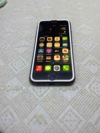 سعره بلاششششش ايفون ٨   قطعه نظيفه وبالعافيه عل ياخذه سعر مناسب  ذاكرة...