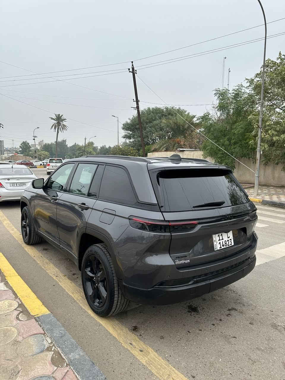 جيب 2023 كراند شيروكي وارد امريكا
اللون رصاصي غير محدد 

ماشيه 64 الف كيلو 

محرك 6 سلندر 3600

كير 8 نمر 

تحديد مسار 

مثبت سرعه رادارات جانبيه وخلفيه 

تحذير نقطة عمياء 

ابل كاربلاي تبريد قطعتين 

5 راكب 

سياره بلاك اديشن 

جام اوتو

كشنات جلد و مخمل 

تدفئه ستيرن 

تدفئه مقاعد اماميه 

باقي المواصفات معروفه 

عارضهة ب 275$ وبيهة مجال حك الجيه 

0777 700 7027
