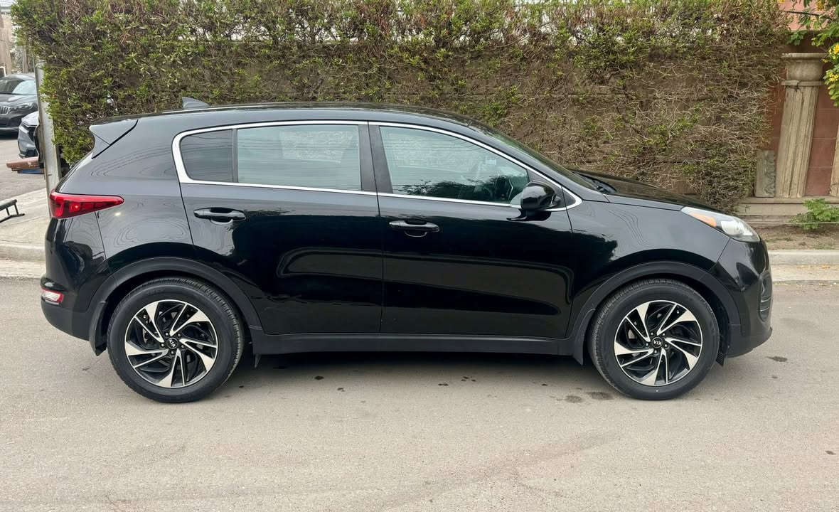 (رقم اربيل سنويه بسمي)
للبيع كيا سبورتج LX موديل 2019
وارد أمريكي كلين تايتل مكفوله من الصبغ والتبديل والبارد ع فحص وين ميحب المشتري مكينه كير مكفوله صدر جديد امامي خلفي تخم تاير جديد تبريد ثلج سياره على ايد وحده من 2019 سياره كلش جديده
(صور الكارفاكس ورقم الشاصي بلمنشور لان سياره كلين متطلع صور بس تقرير)
ماشيه 85km الف 
السعر 165 ورقه قابل لتفاوض
مكان السياره المنصور الداودي
***********
