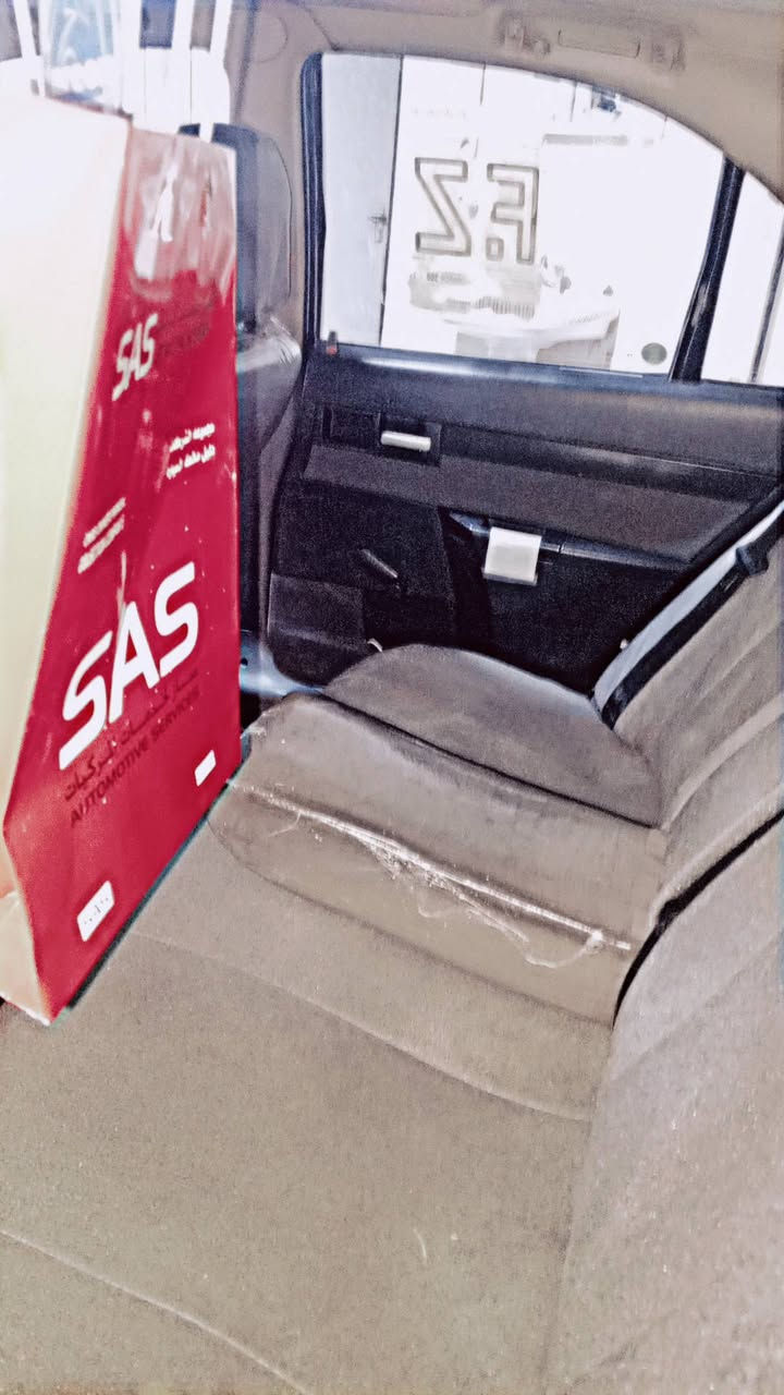 اوبل بزون
1994
شرط تحویل آو وكالة 
بدون صربة سبوغ عام لل جمالیة 
سعر 40 بیها مجال 
***********
