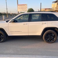 جراند شيروكي لاريدو • ٢٠٢٣ • ٤٢الف كم