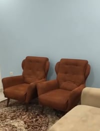 قنفتين مفرده لون عصري مميزه تركي لا يوجد ضرر او كسر استخدام قليل السعر...