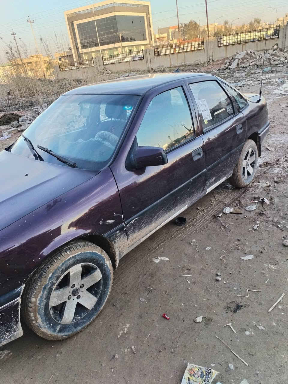 سلام عليكم للبيع فكتره حجم 20 كير محرك شرط شرط التحويل مويل 93 السعر 38بيها مجال المكان حي القاهرة ***********
