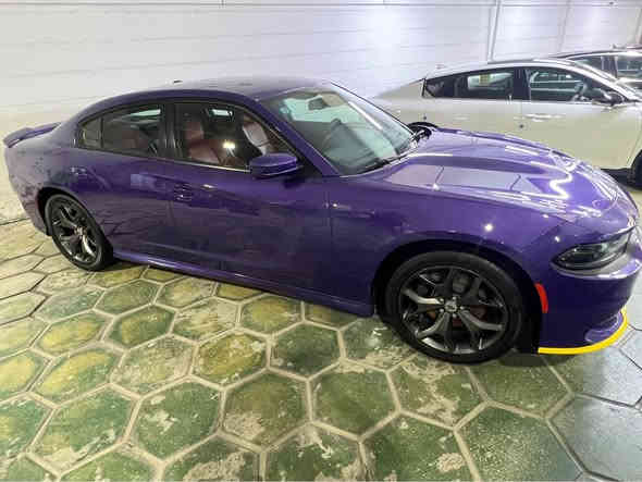 دوج جارجر خليجي  وكاله هارلم 2019 GT
 
المحرك: V6/3600 

 اللون : بنفسجي مميز

عداد المسافه 40 الف كيلو

السعر 270

المواصفات : 

   •فتحة سلايد
* المصابيح الأمامية مع LED . 
* حساسات .
* شاشه كبيرة مع نظام ملاحة نفكيشن GPS .
* الشاشة مع اوپشنات SRT . 
* ويل قياس 20 انج GT plas
* مقاعد جلد  .بلون السيارة 
* كشن السائق كهرباء .
* تشغيل عن بعد .   .
* كاميرا خلفية .
* مرايا متحسسة للاضاءة العالية .
   • كير شفتات .
* سوبر تراك باك 

السياره بيهه بنيد ودعاميه مبدلات ومصبوغات مع الايرباك 

مكان السياره : بغداد

للاستفسار : *********** بغداد
