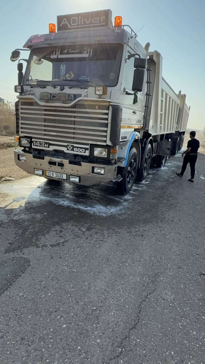 سكانيه البيع مكينه 8 10/0/ كير 3ب 3مجموعه باجر 19 مربوطه قاطر مقطوره تلث لوحات  السياره كفاله عامه ما نقصها اي شي تحويل ثاني يوم تصل عل رقم اني مكلف بل نشر ***********
