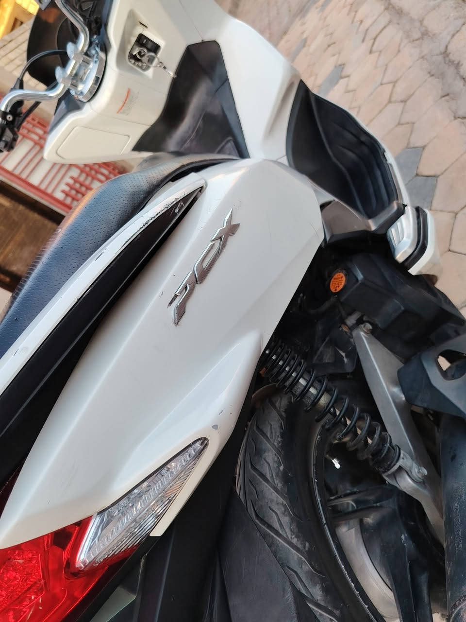 دراجه pcx جيل الثاني ياباني ياباني
مكينه 125
كفرات بلاديه نضافه 90‎%‎
محرك مكفول جيب فيتر وتعال افحص 
حساس ازدحام 
حساس أستان 
دراجه حلوهً وخير من الله ماصار سبوع من شتريتها محتاج وريد ابيع 
0770673128 
سعر 12 ونص وبيه مجال

مكان بغداد حي البتول


**إذا كنت صاحب هذا الإعلان وتريد حذفه لأي سبب، رجاءا أرسل رسالة إلى الدعم الفني**
