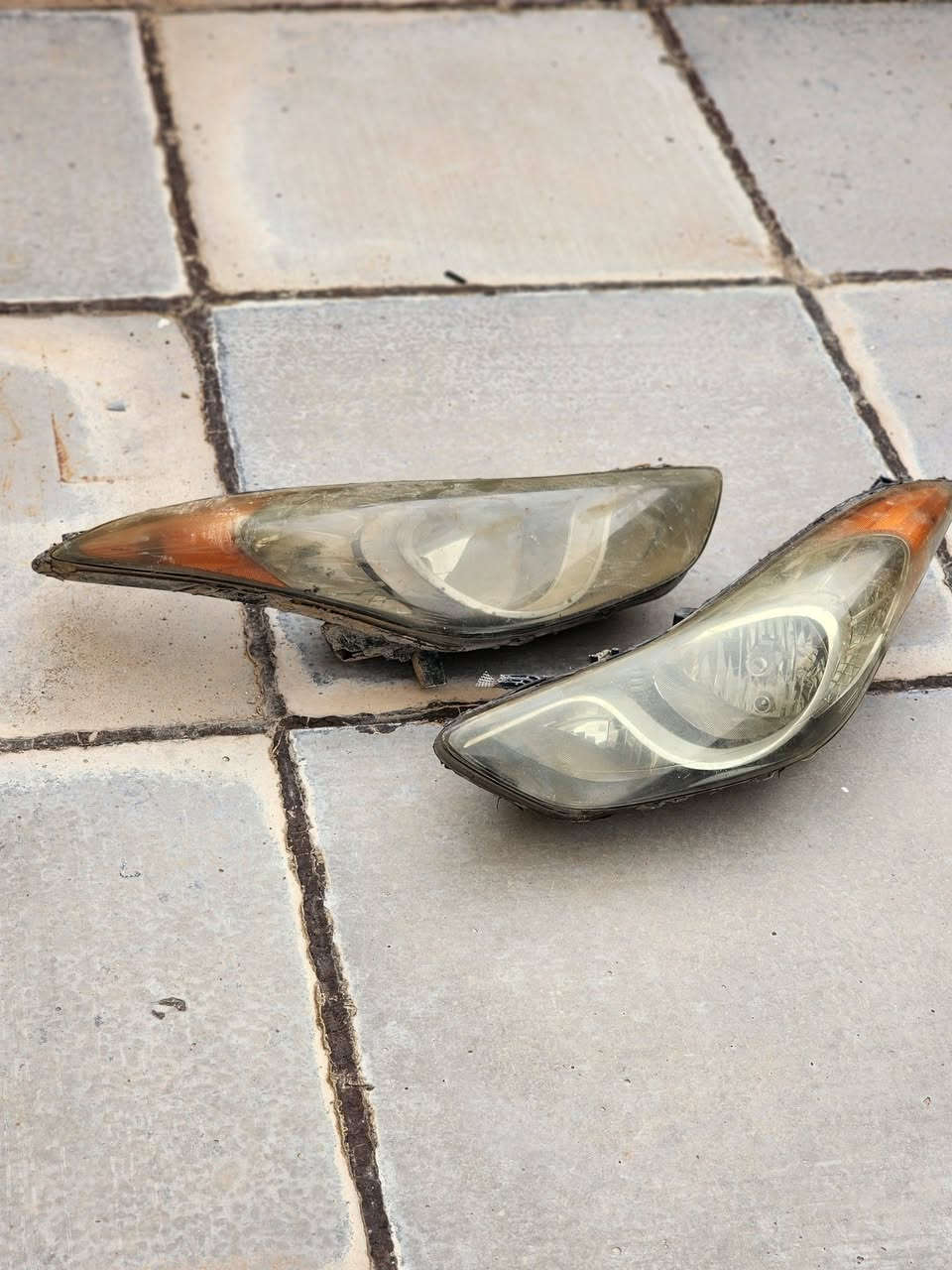 السلام عليكم غراض النترا مضلع 2013

مسجل بلادي شغال +  دعاميه خلفيه نضيفه مابيها كسر + دعاميه اماميه يحتاجلها ترتيب.  مازدات زوج + شباك

قيم واخذ مكانهن بغداد حي اور سبع قصور  

***********
