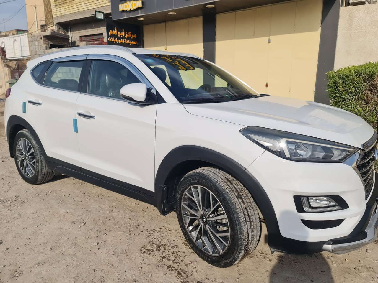 سلام عليكم
توسان للبيع 2019  خليجي كاصد فول مواصفات عده البنوراما

```مواصفات:```
حساسات

لد امامي 
لد نهاري
اشاير بل مري 
مري شفط 
اشاير ترحيب 
تغيير  مودات السياره 
حساسات الابواب عند الفتح  بصمه تشغيل + بصمه ابواب
شاشه 
كشن السايق كهربائي
تبريد قطعتين+ ثلاجه
الارضيه مغلفه جلد
تخم تاير جديد
السبير ما نازل
باتري جديد
كامره خلفيه
تحكم ستيرن جهتين
اريل مثلث نبكيشن 
ماشيه ٧٠ الف
رقم بغداد بسمي
عنوان بغداد ابو غريب
سنويه لحد ٢٠٢٩ شهر ٥
سعر 195$ وبيهه مجال شي قليل 
***********
