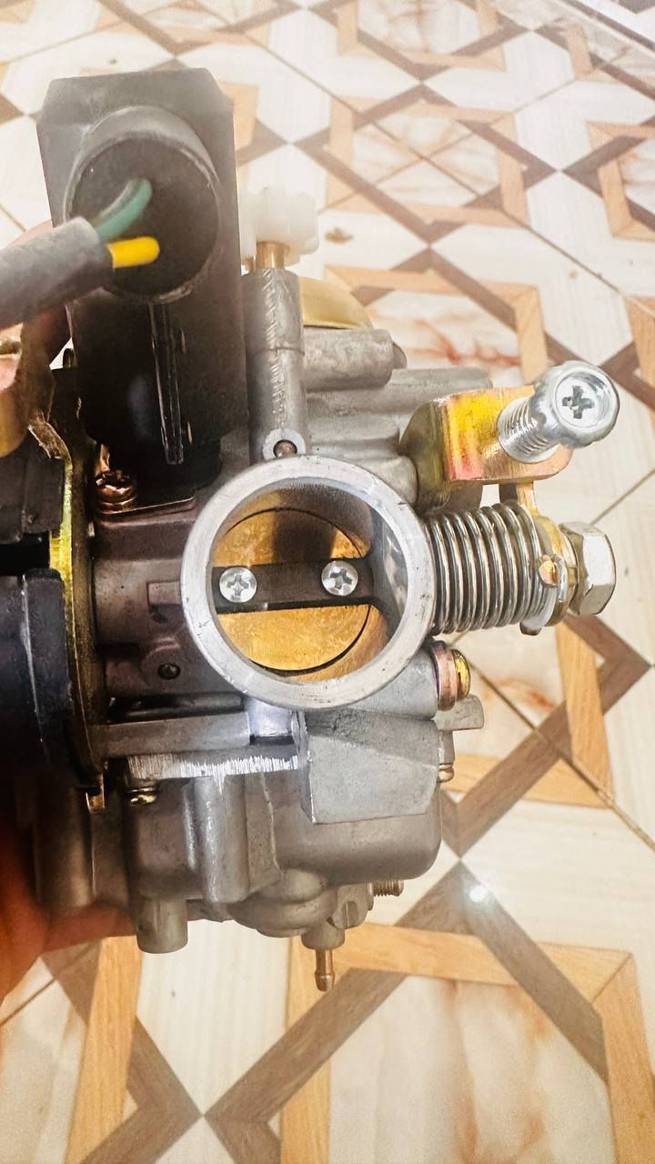 كابريتر فراشة جديده ما مستخدمة يوم واحد. بعدها بالكارتون اصلية جبتها وطلع العطل مو كابريتر مكاني بالديوانية. يريدها يتصل ***********. بي واتساب.
