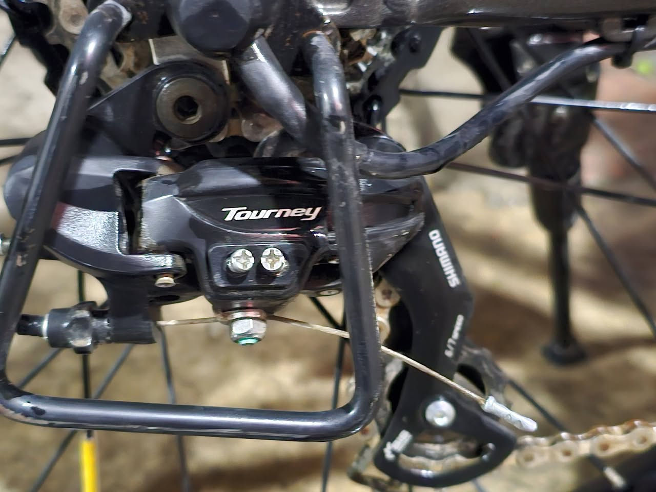 بايسكل مساعد شحن + سكليتر
بطارية ليثيوم - اوتليت امريكي يقيس ب الميل - غراضه كلها بلادية من شاحن و باقي القطع - اخو الجديد ماشي قليل - سياقته سلسة و مريحة - سبب البيع اخذت ماطور شحن و عوزت فلوس - يمشي سرعة ١٨ ميل ما يقارب ٢٥ كيلو لوزن ٩٥ يعني الاقل وزنا يمشي اسرع اكيد - ويا كماليات بك لايت سمارت مع جهاز تنبيه سرقة و بصمه - لايت امامي يحوي هورن و ثنينهن شحن وليس بطاريات .
مكاني بغداد العطيفية ،
 السعر ٣٥٠ الف فقط و الي عنده علم بأسعارهن يعرف شلون سعر لكطة 
رجاءً فقط الجاد بالشراء يراسل


**إذا كنت صاحب هذا الإعلان وتريد حذفه لأي سبب، رجاءا أرسل رسالة إلى الدعم الفني**