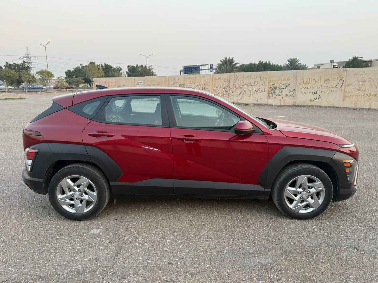 السلام عليكم 
هونداي كونا وارد امريكي 2024
لد امامي نهاري 
لايت عدسة
محرك 2000 دوش
تحكم ستيرن كامل جهتين + اوتو هولد + هزاز ستيرين
نظام نزول منحدرات + ABS
ايرباك دركه فقط 
شاشة ابل كاربلي واندرويد اوتو مع كاميرا
حساس امامي خلفي + نقط عمياء
رادار امامي خلفي جانبي مع توقف تلقائي 
درايف مود
175 ورقة وبي مجال 
المكان بغداد العامرية 
***********
