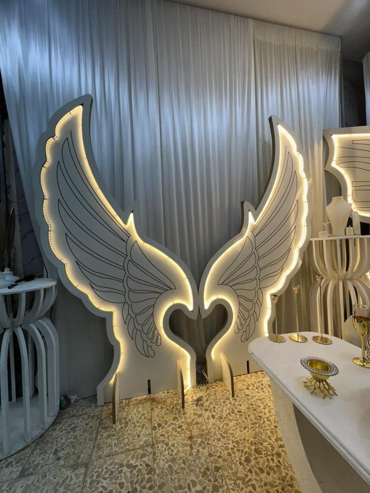 سلام عليكم كوشات البيع بس خلفيات نضيفات كلش المكان بغداد ***********
