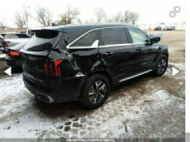 السلام عليكم من رخصة الادمن المحترم اريد مراوس بيك اب باب طويل حصرا موديل من١٧ وفوك وبسعر سيارتي لااريد اخذ فرق ولاانطي فرق اخوان صور لحادث بالمنشور

   
السعر المطلوب: $21,000 (قابل للتفاوض البسيط جداً)
كيا سورنتو 2021 هايبرد EX (فول مواصفات)
المواصفات:
• محرك 1.6 تيربو  (اقتصادي جداً وقوي)
القوة الحصانية: 227 حصان 
• عزم الدوران: 350 نيوتن متر.
• فتحة سقف بانوراما.
• جنطة كهرباء (تفتح بحركة القدم).
• كراسي جلد (6 ركاب) مع نظام الكراسي المنفصلة (كابتن) معَ تحكمات كهربائية لمقاعد الصف الثاني . 
• گير دوار (ماوس) و شفتات ستيرن 
• بصمة تشغيل وبصمة أبواب.
• نظام تشغيل عن بعد.
• رادار أمامي و خلفي  (تنبيه ومنع اصطدام).
• نظام الحفاظ على المسار (LKA).
• مثبت سرعة ذكي (تفاعلي).
• حساسات أمامية وخلفية .
• لايتات LED بالكامل مع كشافات LED.
• شاشة كبيرة تدعم Apple CarPlay و Android Auto.
• كاميرا خلفية دواره عالية الدقة.
• شاحن هاتف لاسلكي (Wireless Charger).
• منافذ شحن مُدمجة بالمقاعد 
• تدفئة مقاعد أمامية مع تحكم كهربائي.
• تحكم ستيرن كامل.


**إذا كنت صاحب هذا الإعلان وتريد حذفه لأي سبب، رجاءا أرسل رسالة إلى الدعم الفني**