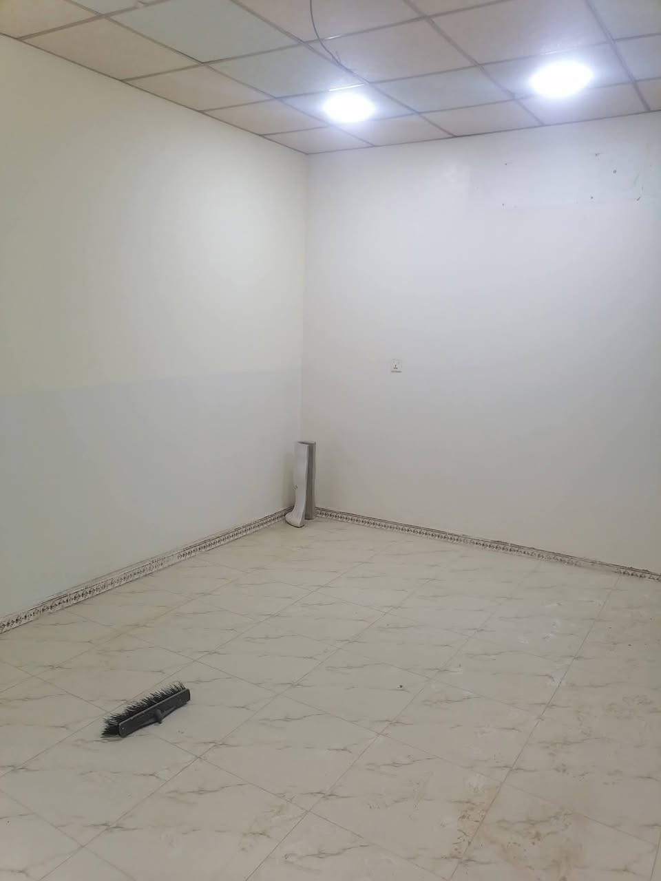 مساء الخير
للأيجار للأيجار للأيجار
مشتمل في حي السكك
قرب جامع ابو بكر الصديق
المساحة ١٢٥
بناء حديث
غرفة نوم
استقبال
صالة.
مطبخ
صحيات
للأستفسار المراسلة على الصفحة
*********** واتس اب فقط
مكتب البصمة للعقار الضباط الثانية مقابل مذخر أدوية الراوي
