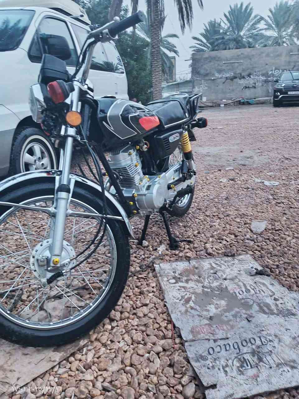 سلام عليكم
دراجه نامه امتياز 
مكفول كفاله عامه 
محرك ما مفتوح ابد 
اوراق سكنر 
مكاني بابل الحمزة الغربي 
السعر 575وبيها مجال للشراي 
الرقم ***********
