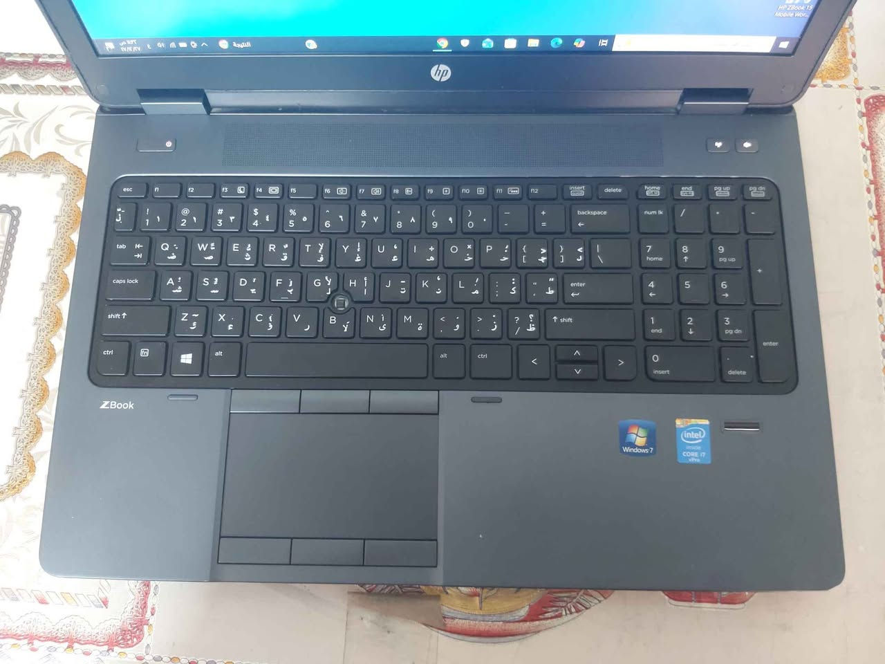 🔥 فرصة ذهبية | HP ZBook 15 Workstation للبيع 🔥

💻 محطة عمل احترافية للأداء الثقيل بسعر مغري
جهاز قوي ومتين من فئة الـ Workstation، مناسب للشغل الثقيل، التصميم، المونتاج، والبرامج الهندسية 👇

⚙️ المواصفات:

🧠 المعالج: Intel Core i7-4800MQ (أداء قوي وثابت)

🧩 الرام: 8GB DDR3 (قابل للترقية حتى 32GB)

🎮 كرت الشاشة: كرت شاشة داخلي وخارجي

Intel HD Graphics 4600

NVIDIA Quadro K1100M – 2GB

💾 التخزين:

1️⃣ SSD mSATA 128GB (سرعة عالية جداً)

2️⃣ SSHD 500GB (أسرع من الهارد العادي)

🖥️ الشاشة:

IPS Full HD بدقة 1920×1080

🔋 البطارية:

تدوم أكثر من ساعتين حسب الاستخدام

💪 المميزات:
Dvd ديفديدي
 بلوتوث

هيكل قوي جداً يتحمل الاستخدام القاسي

أداء ثابت بدون تهنيج مع البرامج الثقيلة

مناسب للمهندسين، المصممين، والطلاب

جاهز للاستخدام

📦 المرفقات:

شاحن أصلي 230W

💰 السعر: 220,000 دينار فقط 
موصل حي الكرامة لايوجد توصيل موصل, نينوى


**إذا كنت صاحب هذا الإعلان وتريد حذفه لأي سبب، رجاءا أرسل رسالة إلى الدعم الفني**