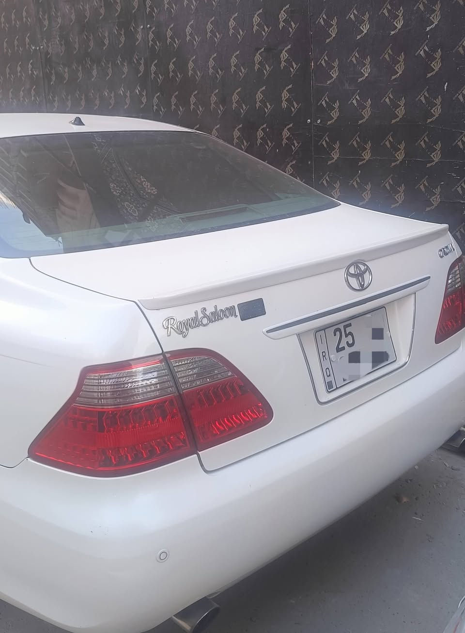 تيوتا كراون رويال موديل 2004 رقم كركوك 3دكم شاصي 82باسمي ثلاجة تبريد خلفي جلد برده خلفيه مع بردات في البيبان الخلفية المكينه صوت رواجز وتبخير تبريد تدفئه شغال كهربائيات مشتاق الجبوري دشبول امارات والفحص محمدغدير مرفق مع الصور السعر 160 وبيهه مجال العنوان النجف الاشرف***********
