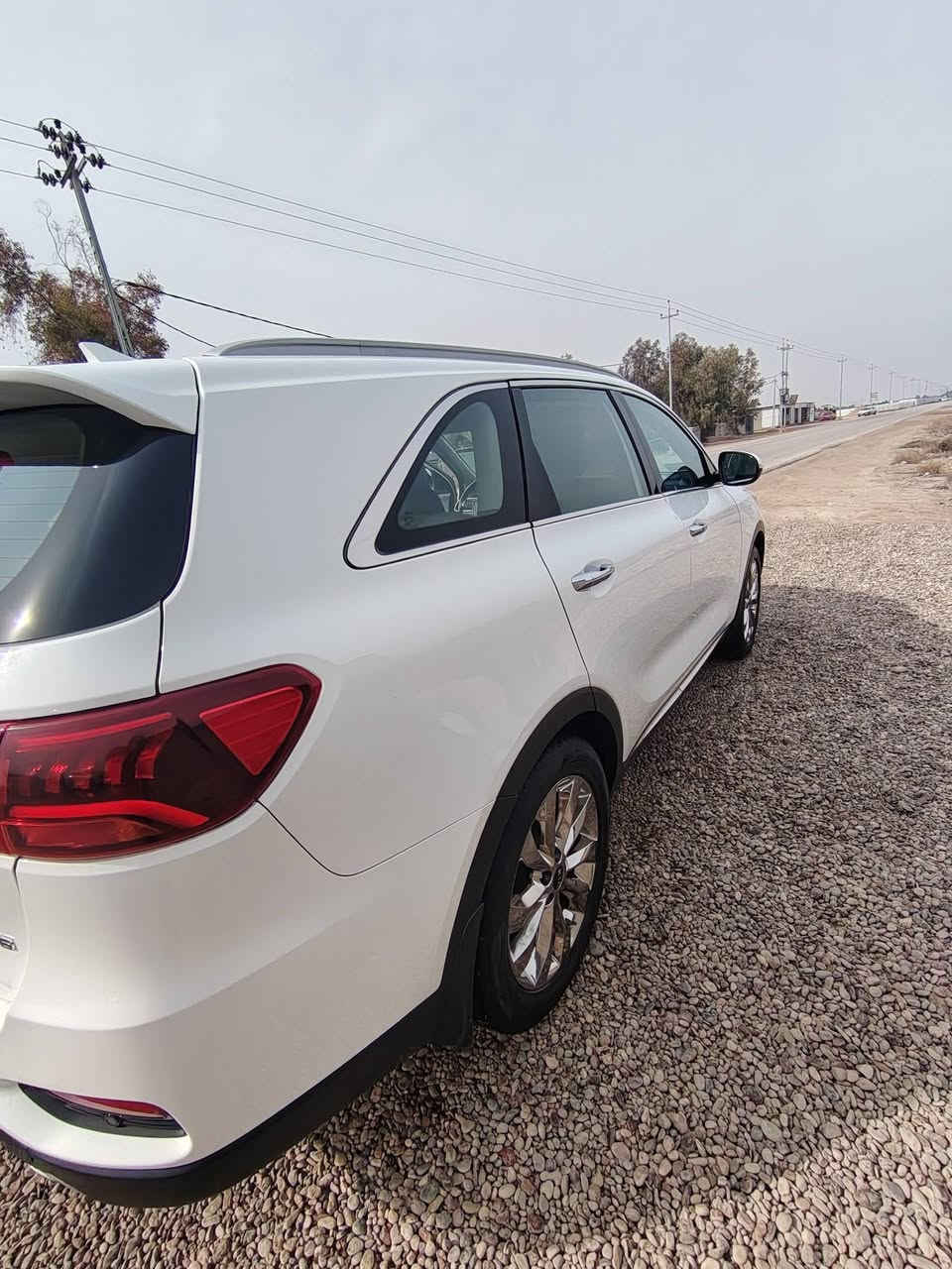 كيا سورنتو خليجي
رقم بغداد بسمي
موديل ٢٠٢٠ شكل ال٢٠ 
لون ابيض 
٦ سلندر ٧ راكب 
فوووووول مواصفات بدون فتحة 
بصمتين: تشغيل وتقفيل 
الباب الخلفي كهرباء 
بردات خلفية اصلية 
كشنات جلد اصلي لونين 
كشنات ٢ كهرباء 
شاشة كبيرة اندرويد 
كامرة دوارة اصلية 
حساس امامي وخلفي 
مري شفط مع القفل 
جي : بي: اس: خرائط طرق 
اريل ابيض طيارة 
كيجات السرعة زئبقية 
شاشة الدشبول الكترونية 
تحكم استيرن فول 
حاكية : ابلوتوث: اوكس 
نظام ايكو درايف 
اضواء ترحيب بليدات 
علامة سورنتو بلدوسة 
تبريد ابيانو لمس 
تبريد ٣ قطع ثلج 
مانع انزلاق وانحدار 
شاشة اعطال بلدشبول 
لد امامي وخلفي 
لايت زنون اصلي 
اشاير بلمري 
يدات نيكل اصلي 
ويل اكروم ١٩
تخم تاير جديد لك 
ماشية ٧٠ اصلي ادك جرس 
كير ومكينة وصدر وحدادية وتبريد خير من اللة   ماعده الطخه في باب السايق موجوده بسونار يعني صبغ نص الباب مو كله الباقي كله مكفول 
سيارة جديدة معنى الكلام من زيرو عدنة على ادينه
البصمة الثانية ممستخدمة // كتلوكات الشركة موجود 
استفسار اتصل على رقم 
***********
***********
مكلف بل نشر
السعر240بيه مجال 
مكان بابل مشروع مسيب قرب خط سريع 
ملاحضه بيع ومرواوسه حسب القناعه
