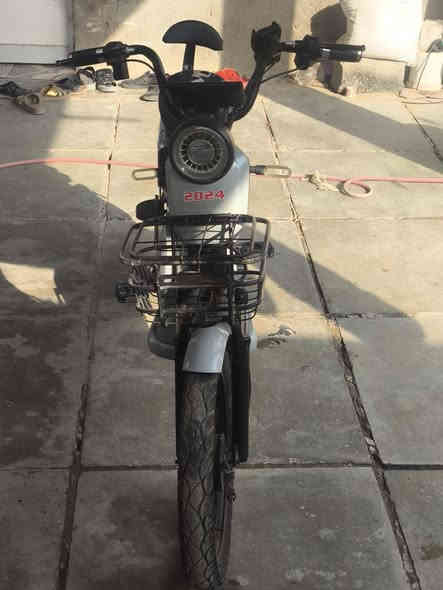 السلام عليكم ورحمة الله وبركاته دراجة شحن للبيع موديل 24فول مواصفاتاسويج بصمة كهربائيات كلهةشغالة مكان ديالى بعقوبة بهرز  السعر 300وبيهة مجال الاستفسار على هذا الرقم ***********
