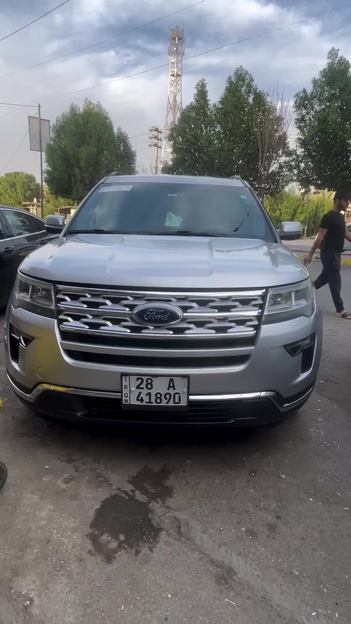 رمضان كريم
فورد اكسبلورر موديل 2019 
محرك 3500 
كشن كهرباء 7 راكب 
3 قطع تبريد 
شاشه عارض وتبريد لمس 
لد خلفي امامي  بروجكتر ولايت زنون عدسه 
رقم انكليزي بسمي وسنويه جديده 
ضايفلها منضومه غاز يعني كلش قتصاديه وخدميه 
تخم تاير وباتري جديد وسياره جاهزه 
بيه قطعتين صبغ ارباك ستيرن فقط بدون داخل 
صور الحادث مرفقه بل منشور 
مكانها نجف وسعرها 180 
***********
