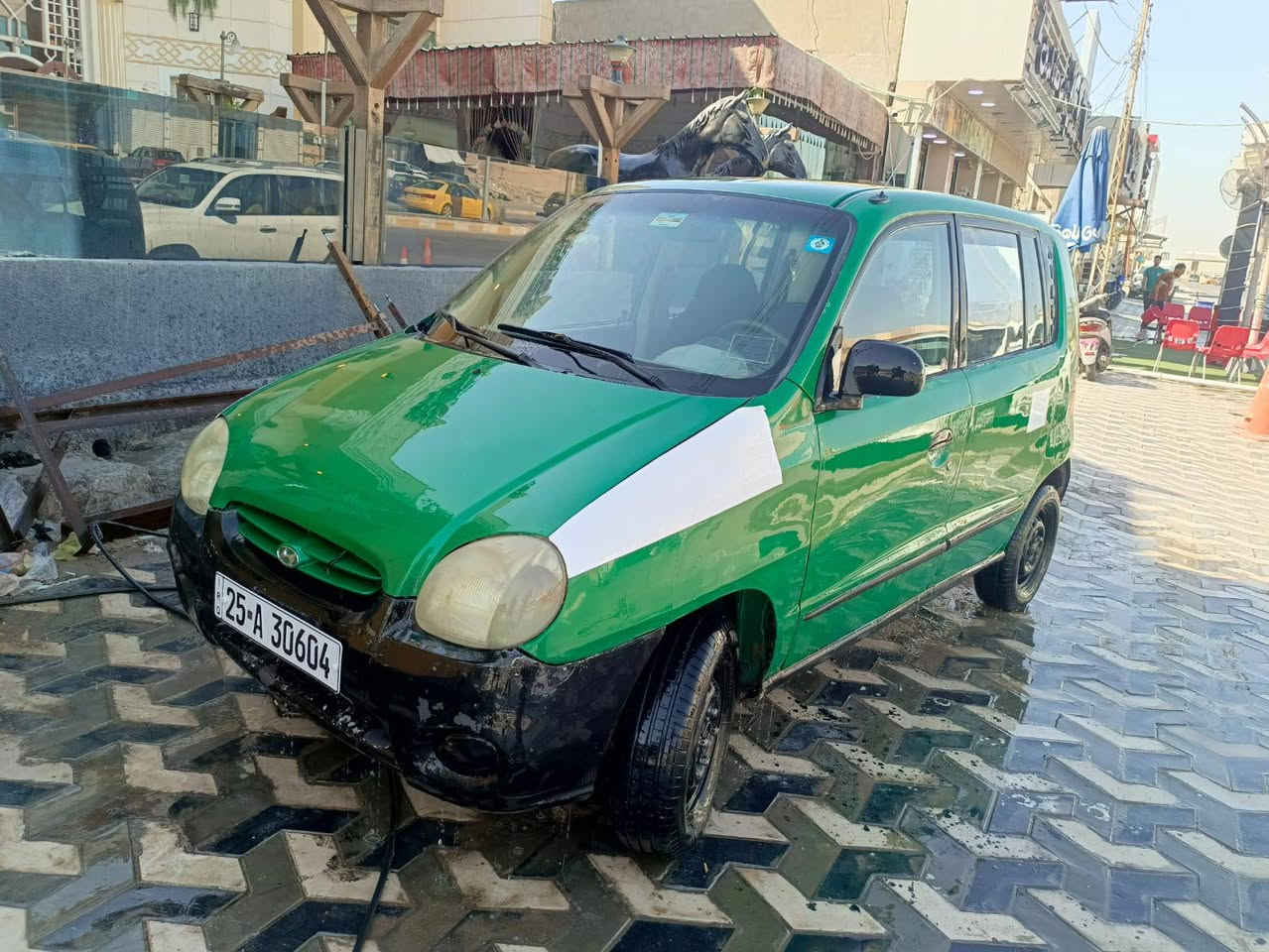 السلام عليكم
سيارة هونداي اتوس 
موديل ١٩٩٧ 
رقم كركوك بأسمي تحويل ثاني يوم 
محرك اربع سلندر ١٤٠٠
حداديه ٦٠بالميه 
كير ومحرك بالشرط 
السعر ٢٤ وبيها مجال بسيط 
وترهم مراوس حسب القناعه
رقم الهاتف بي واتساب ***********
