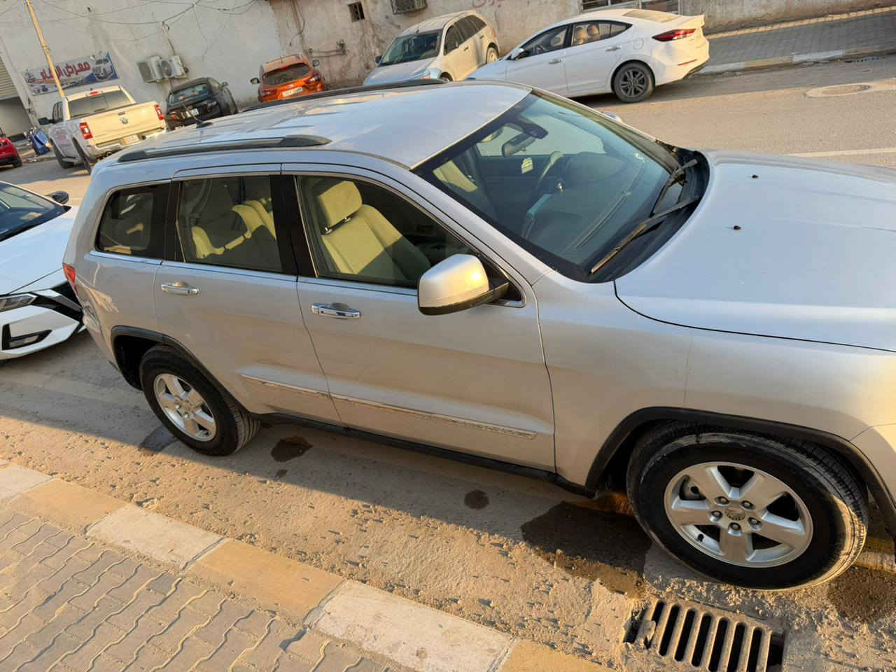 جيب لاريدو موديل 2011 بيها ثلث قطع . شرط بدون دواخل جاملغين الاماميه والبنيد مكان السيارة صلاح الدين بيجي
السعر 135 مجال قليل 
***********
