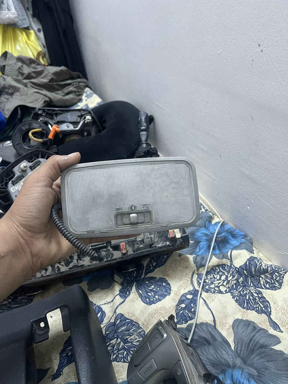 بعد إذن الادمن
للبيع ايرباك ستيرن لاند كروز وتحكماته 
وايرباكات تيوتا هايلوكس ٢٠١٥ -٢٠١٧

الي بالصور كلهن للبيع قيم وأخذ 
شرط اصلي تفصيخ تيوتا اصلي بلادي


**إذا كنت صاحب هذا الإعلان وتريد حذفه لأي سبب، رجاءا أرسل رسالة إلى الدعم الفني**