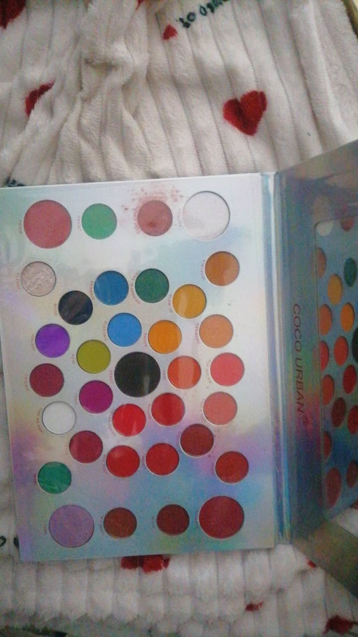 مكياج يخبل ابيع مفرد اي قطعه  داخل المنشور سعره ميجاوز ال5 الاف والحمر القطعه  ع الف دينار


**إذا كنت صاحب هذا الإعلان وتريد حذفه لأي سبب، رجاءا أرسل رسالة إلى الدعم الفني**