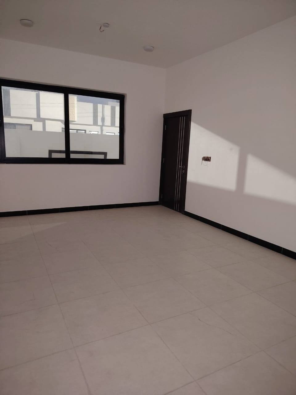 بيت للبيع في مجمع النخيل غير مسكون 
طابق واحد غرفتين نوم واستقبال وصالة ومطبخ وصحيات وكراج سياره
رقم البلوك ٢٩
المساحه ٢٠٠ متر
السعر ١٩٠  مليون مع المجال
علما أن البيت على المصرف العقاري ومبلغ القرص ٨٥ مليون من ضمن سعر البيع  
الاستفسار الاتصال على الارقام التاليه
***********
***********
او زيارة مكتبنا على العنوان التالي 
الشارع الفاصل بين الإسكان والاشتراكي مقابل دكتور منتظر الخرسان 
مكتب حسين السياب
https://www.facebook.com/profile.php?id=100064145764847&mibextid=ZbWKwL
#مجمع #النخيل
#النداء
#المصرف #العقاري
#عقارات #للبيع
#مجمعات
