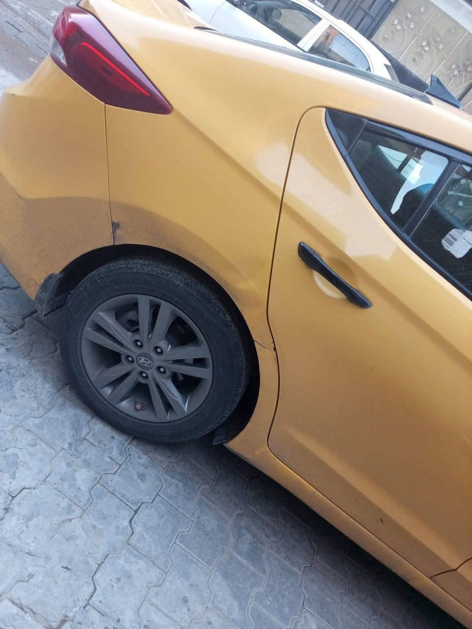 النترا 2018 فول بصمة استيرن تحكم كامرة دوارة فتحة نضيفة السيارة وبأسمي ومصفرة من غرامة وهيئة 
باسمي تحويل ثاني يوم 
حادثها موضح بصورة 
***********
