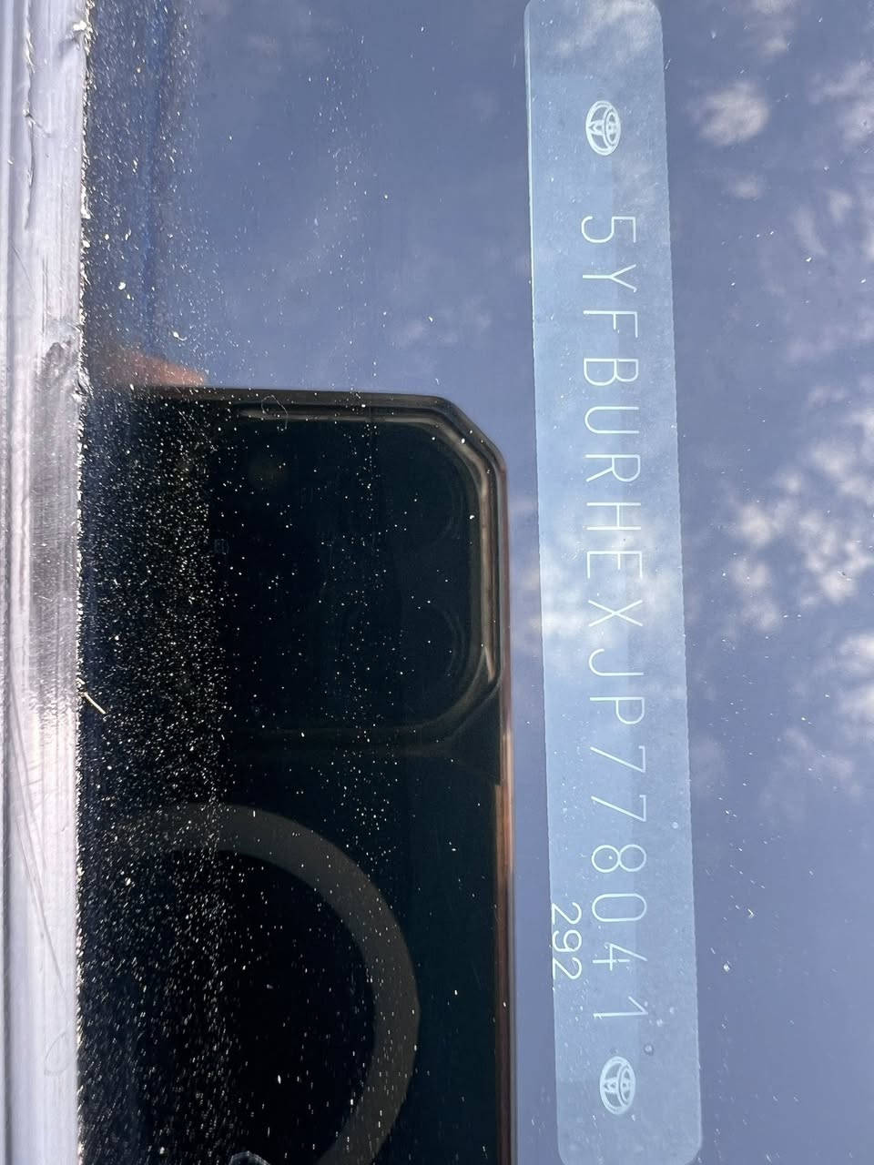 🚗 للبيع: تويوتا كورولا 2018se
📍 الموقع: ديالى  
🎨 اللون: أبيض  
📏 المسافة المقطوعة: 93 ألف ميل  
🔧 تبديل قطعتين ابلادي وملاحظات بسيطة
        ارباك دواخل شواصي مكفولة  
🧼 الحالة: كير محرك مكفولة
💰 السعر: (149)  بيها مجال

السيارة نظيفة واستعمال شخصي.  بالواقع احلا من الصور
للتواصل أو اتصال: (***********)
