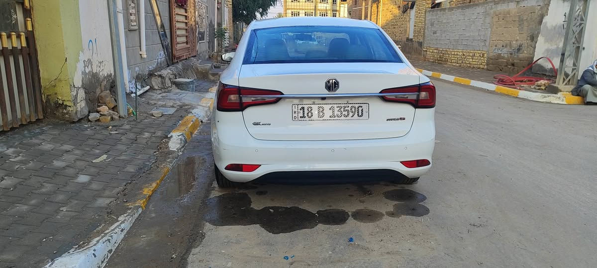 سلام عليكم.
MG5

موديل 23

السيارة مكفولة 

ماشيه 69

سيارة جدا نظيفة . 

سيارة فول عدى الفتحة 

مكان السيارة الديوانية 

السعر 98 وبيها مجال بسيط 
***********
