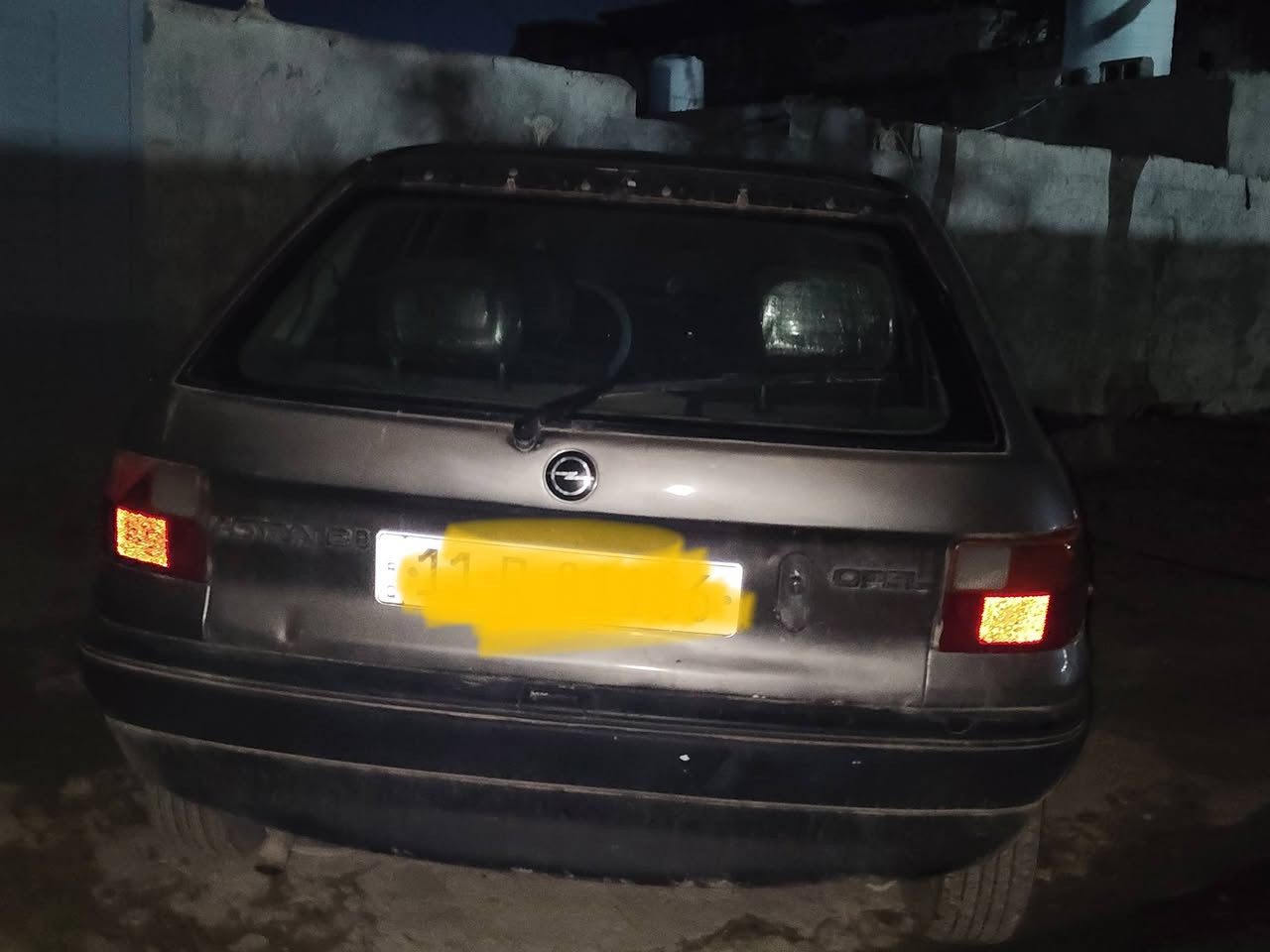 السلام عليكم اخوان
مكلف بل نشر سياره اوبل استرا نضيفه فول 
محرك تايرات داخل كله نضيف رقم بغداد دولي مشروع وطني السعر 38 وبيها مجال الطيبين اللستفسار اتصل على الرقم ‏‪‪0789 088 8506‬‬‏
