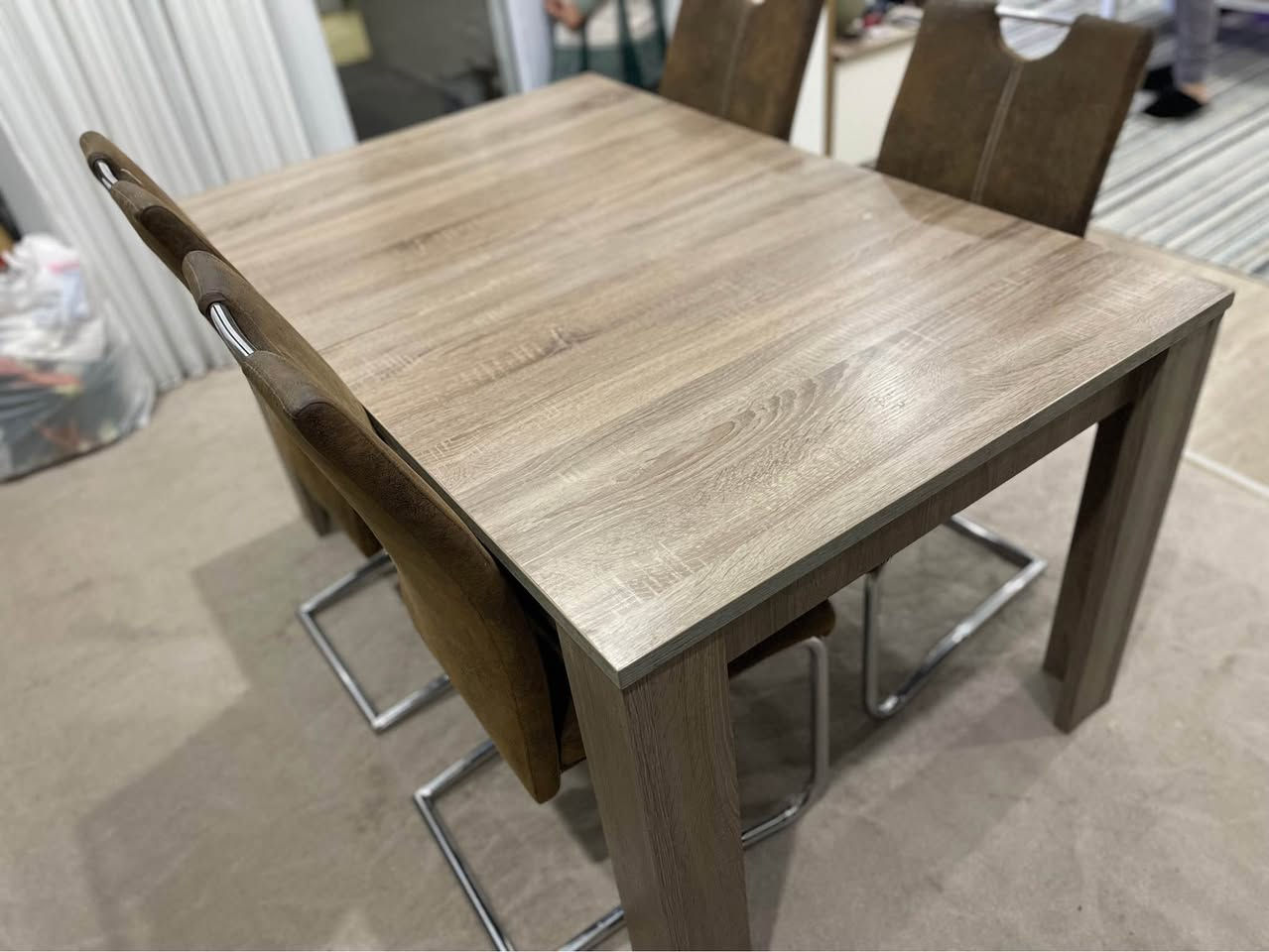 تاقمي نانخواردن زۆر ئەسڵ جوانە مێزەکە گەورەو بچوک ئەکرێت لەسلیمانیم ***********
نرخی ١٥٠ دۆلارە السليمانية, العراق
