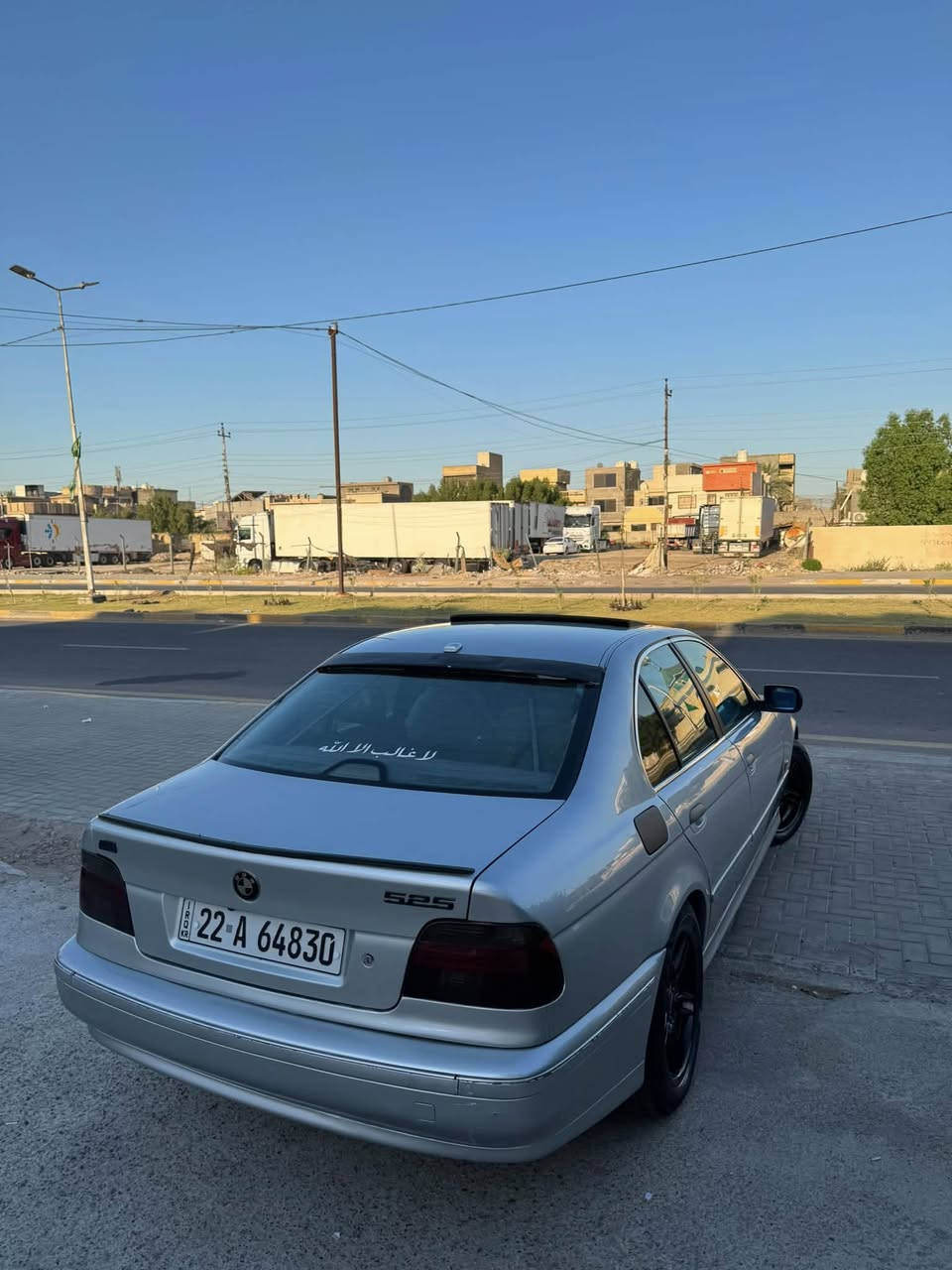 السلام عليكم
للبيع او مراوس حسب القناعه 
Bmw 525 i 2000 موديل 
صبغ عام جراد
محرك ٦ دبل فانوس 
كير اوتو 
كير مكينه كله جاهز 
ماناقصه برغي السياره 
فول موصفات 
فتحه سقف 
خمس ويل كب 
فول تحكمات استرين 
تبيرد ثلج + قطعتين 
دواخل لونين 
تلفون بلادي 
دعاميه m 
شاشه تاب 
برده خلفيه 
كامره خلفيه 
٣ وضعيات قياده
السياره جاهزه من كلشي مال جناي 
رقم شمالي تحويل ثاني يوم 
***********
السعر ١٠٣ وبيه مجال بسيط 
مكاني بغداد حي الجهاد
