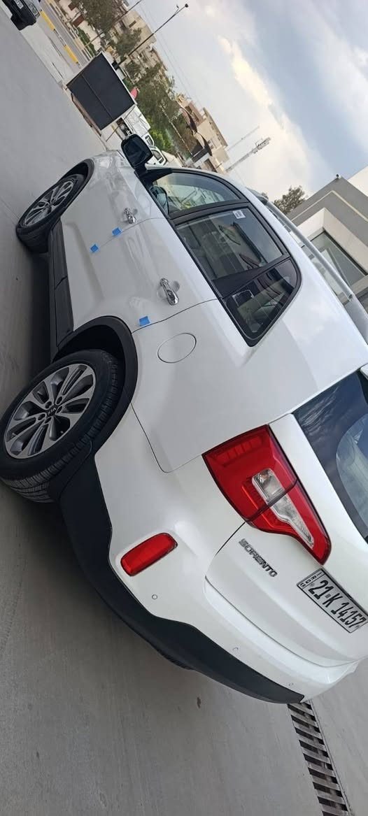 سورنتو 2014 خليجي فول مواصفات عدا الفتحه
كفالة عامه من الصبغ والتبديل 
ماشيه 125 حقيقي سياره جديده وضع شركه
سنويه وهزه جديد لل ٢٠٣٠
محرك ٤ شرط جديد كير صدر كلو جديد

سعر مناسب جدا 168  قفل ببيع نقد فقط مكاني القياره 
*********** مكلف بالنشر اتصل على صاحبها
