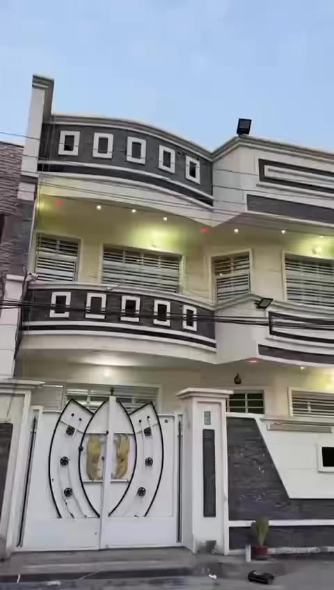 السلام عليكم 

بيت للبيع 

مساحة 200م طابو زراعي سند 25

الراشدية 7نيسان

يحتوي على استقبال مطبخ 

غرف نوم عدد 4

غرفتين نوم طابق اول 

غرفتين نوم طابق الثاني 

صحيات

بناء طابوق الاتصال ***********
