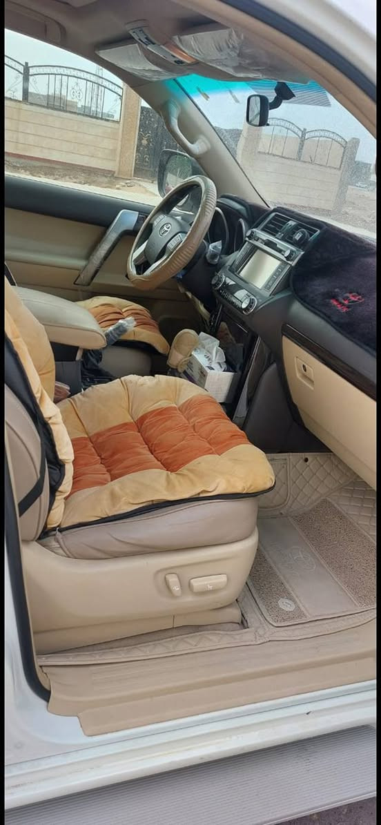 برادو موديل١٤ TXL فول مواصفات جديدة السيارة مكفوله كفالة عامة محرك٦ سلندر رقم بغداد 
السعر ٣١٥ 
***********
