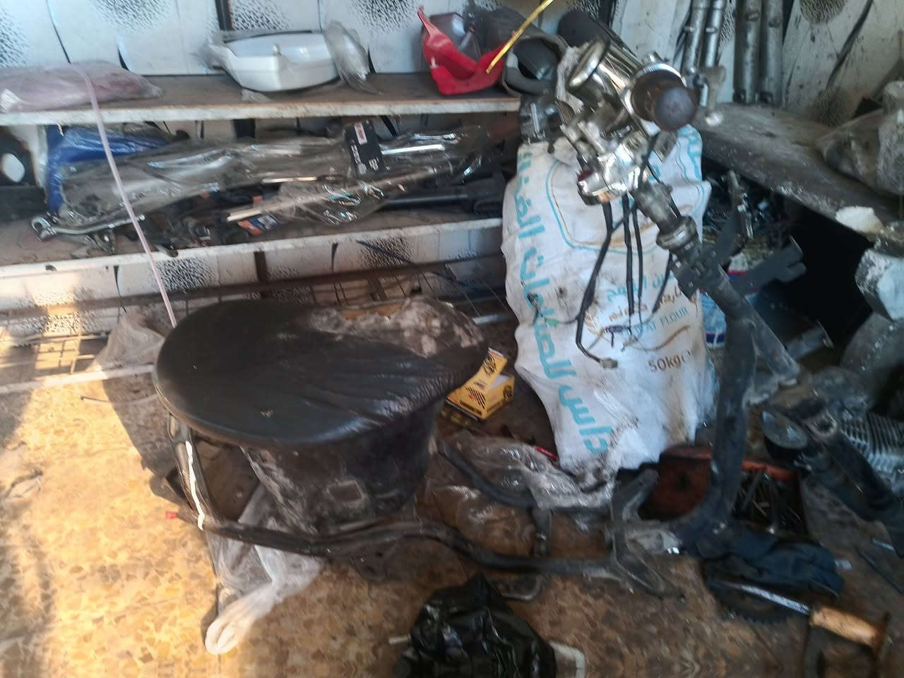 سلام عليكم اغراض المحل ماطورات للبيع 
بيهه جديد وبيهه اصلي مال تفليش تجي تفحص وتدفع سعر البيع بس اغراض بدون عده 
مكان موصل الجانب الايمن حي المنصور
التواصل خاص او علا الرقم 
*********** واتساب
***********
