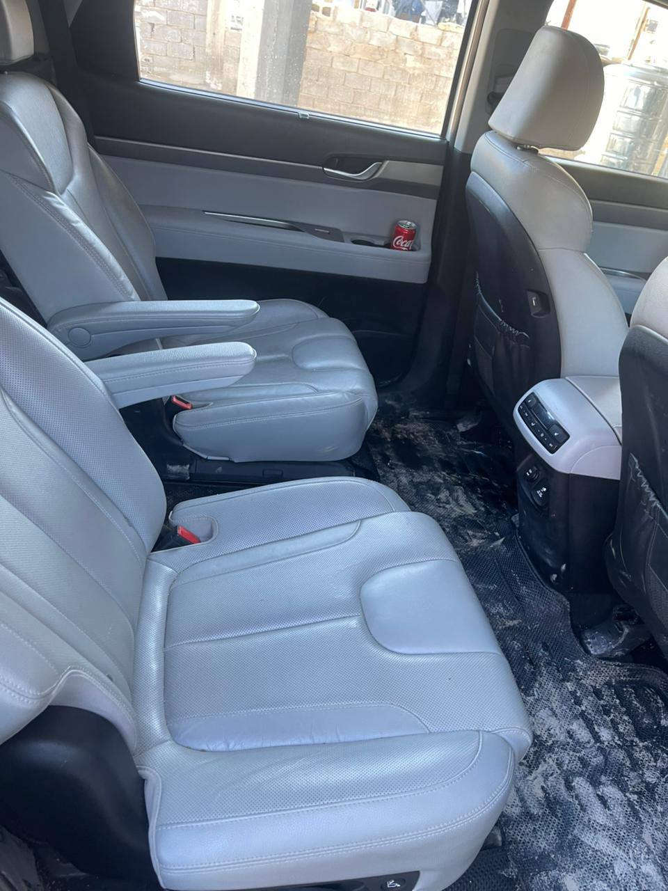 السلام عليكم للبيع فقط
‏ HYUNDAI PALISADE 

موديل 2021 رقم بغداد  

ماشية 40 

المواصفات :-

اربع كامرات 360 

شاشه ديجيتل 

لايتLED امامي

لايت امامي زينون 

بك لايت LED

كشنات سياحي منفصل

رادار امامي 

رادار جانبي

حساسات خلفيه

حساسات اماميه

بردات خلفيه بلادي

تبريد 3 قطع 

شاحن واير ليس

بصمه 

تشغيل عند بعد 

ماوس تحديد 4 وضعيات القياده 

كراسي كهرباء

كراسي هيتر+ تبريد 

شفتات ستيرن 

توقف ذاتي امامي خلفي 

السيارة جديدة وماناقصه اي شي

صور حادث مرفقه 

السيارة بدون شواصي 

المكان بابل الاسكندريه 

السعر 193

 وبيها مجال

للاستفسار ***********
