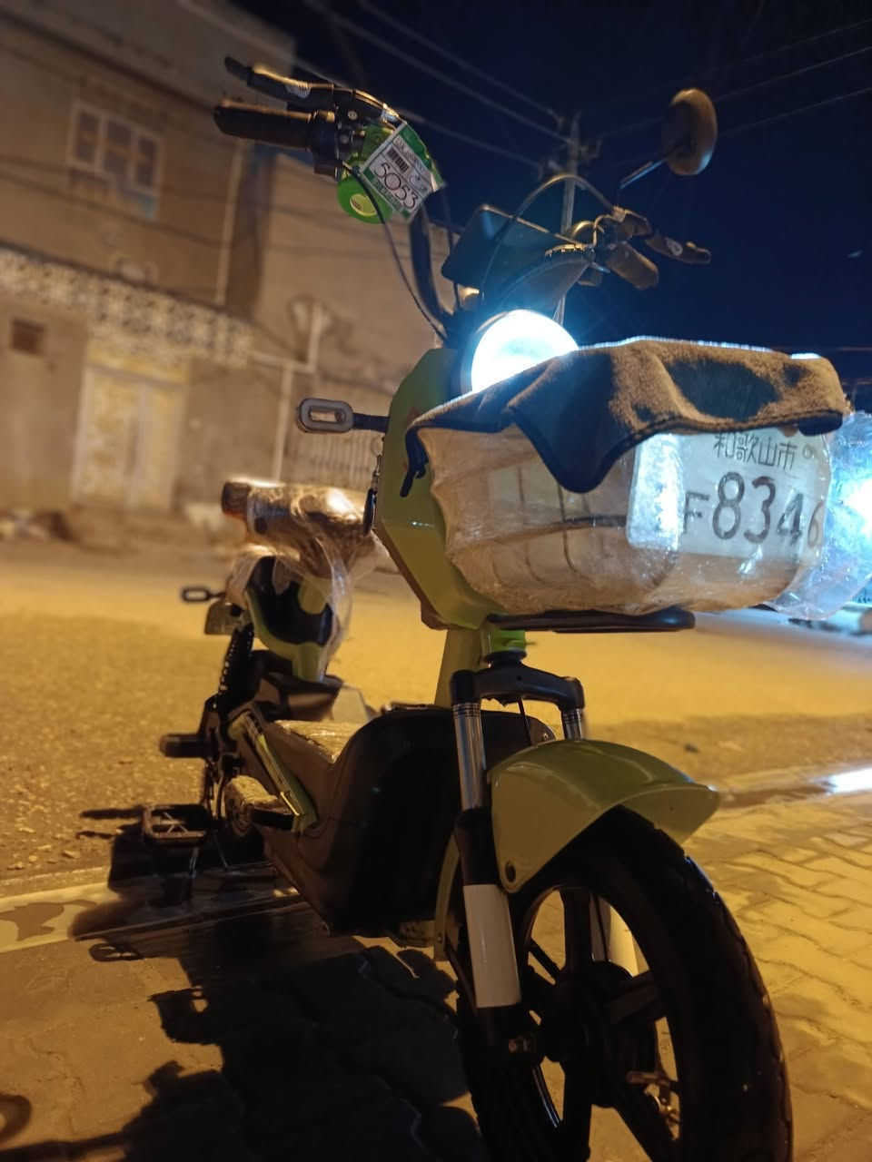 السلام عليكم 
دراجة شحن للبيع 
اربع بطاريات
لايت ابيض 
لايت خلفي 
جرس تنبيه
اشاير يمنى يسرة 
تايرات جدد 
الدراجة نضيفة 
شاشة الكترونية 
مكاني نجف السعر
300


**إذا كنت صاحب هذا الإعلان وتريد حذفه لأي سبب، رجاءا أرسل رسالة إلى الدعم الفني**