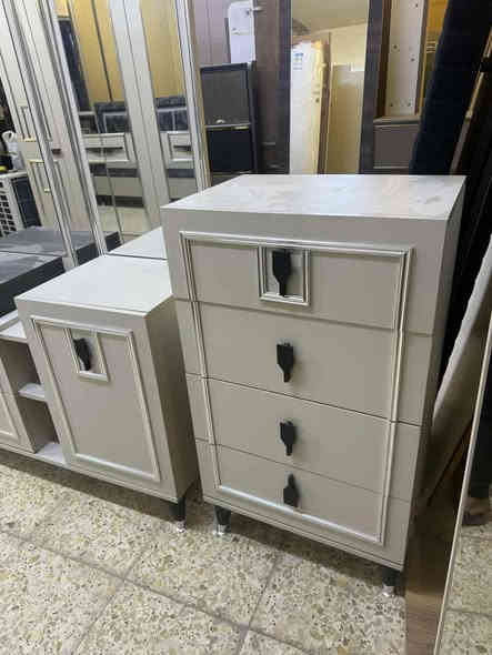 العنده استفسار وتساب ***********
