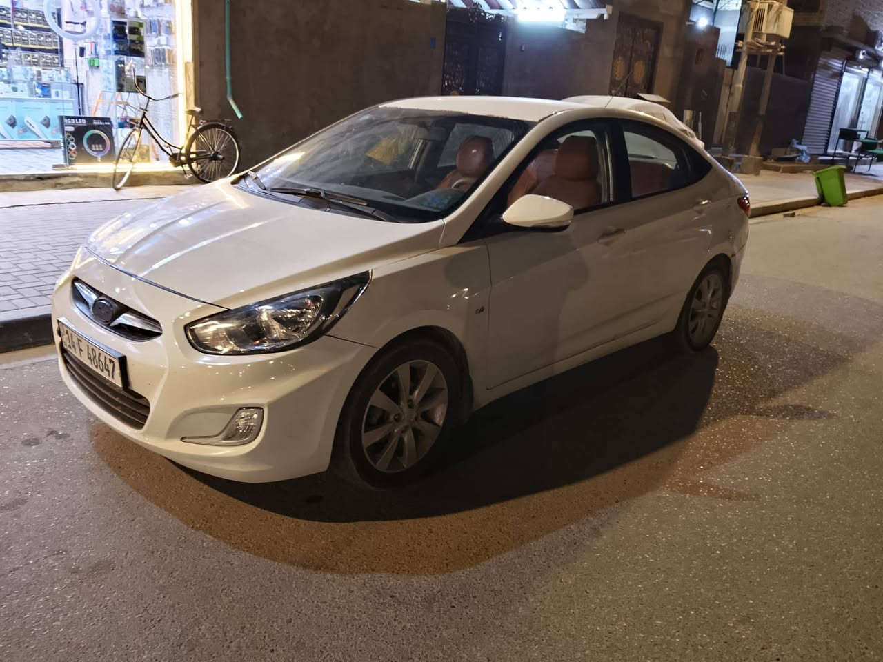 سلام عليكم اكسنت لبيع مديل 2013 جليجيه ثلاثه قطع صبغ مكينه 1600كيرحداديه تخم تاير سياره بسمي سعر 85تواصل على رقم *********** البصرة, العراق
