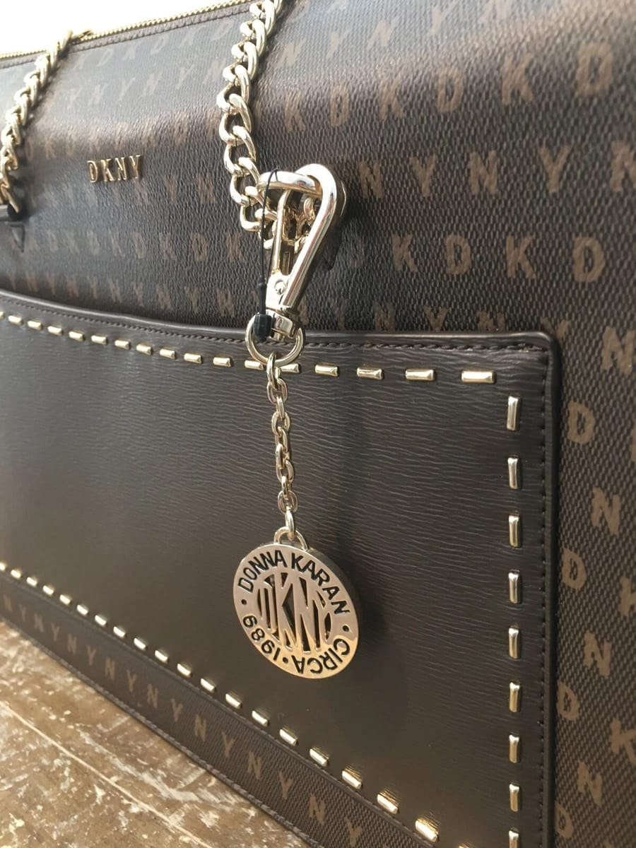 جنطة DKNY جلد امريكي اصلي 
سعر : 80الف مع توصيل


**إذا كنت صاحب هذا الإعلان وتريد حذفه لأي سبب، رجاءا أرسل رسالة إلى الدعم الفني**