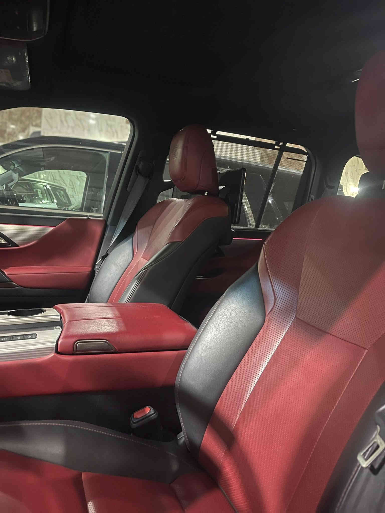 للبيعاو مرواس LX600//2023
📌📌رقم بغداد الماني 
📌📌خليجي وكالت SAS 
F1📌📌
📌📌مغلفه BBF
📌📌3شاشات 
📌📌داخل احمر 
📌📌بيبان شفط 
📌📌شباك اسود 
📌📌خزن كشنات 
📌📌العنوان معارض النهضه 
الهاتف ***********
السعر 126الف دولار مع المجال والتقدير
