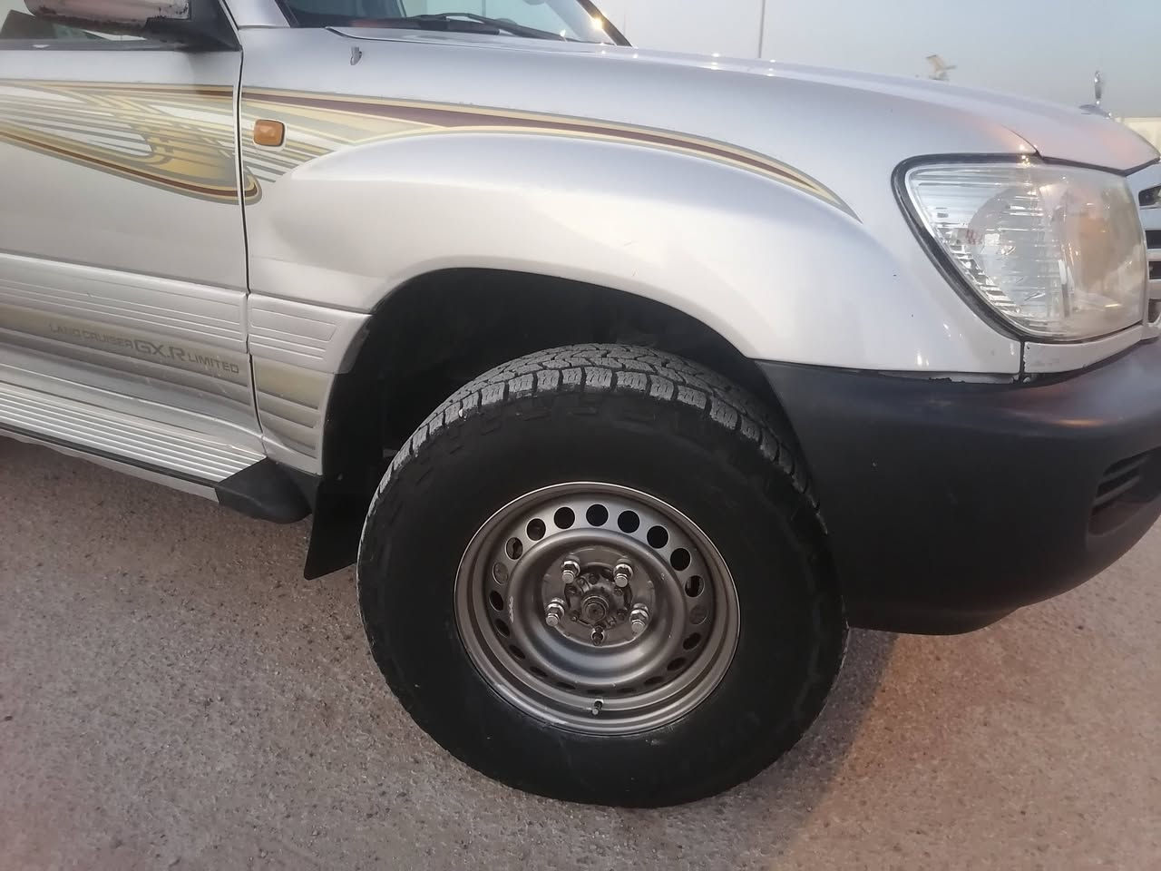 لاندكروز سلك مديل 2006 اصل رقم بغداد انكليزي بسمي دبل سبير      اخوان السعر جدا مناسب
فوول عادي
مكينه وكير عالشرط
جام كهرباء 
السياره كلش حلوه ومامتعوبه
لوكير شغال دفع رباعي مانازله بر
بالعافيه عله لايأخذ هذا تخم تاير جديد حداديه جديده
اني مكلف بالنشر وهاذاه رقم راعيه ***********

لاندكروز سلك مديل 2006 اصل رقم بغداد انكليزي بسمي دبل سبير      اخوان السعر جدا مناسب
