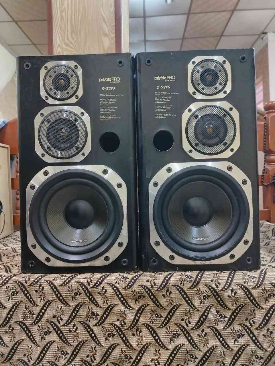 سلام عليكم مكلف بالنشر 👉
سماعات بيونير برايفت پرو.موديل ٧٢٠ الغنية عن التعريف👑.من ارقى ماصنعت شركة بيونير العالمية ١٦٠ واط حقيقي لكل تك.كاربون فايبر موبلاستك عادي نقاوة وضخامة صوت لاتضاهيها اي سماعة. بلاديات على وضع الشركة.السعر ٢٠٠ الف. يوجد توصيل. للتواصل *********** اتصال او واتساب أو ماسنجر
